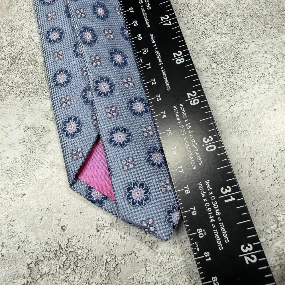 Isaac Mizrahi Silk‎ Tie Mens One Size Blue Floral Made In China Necktie